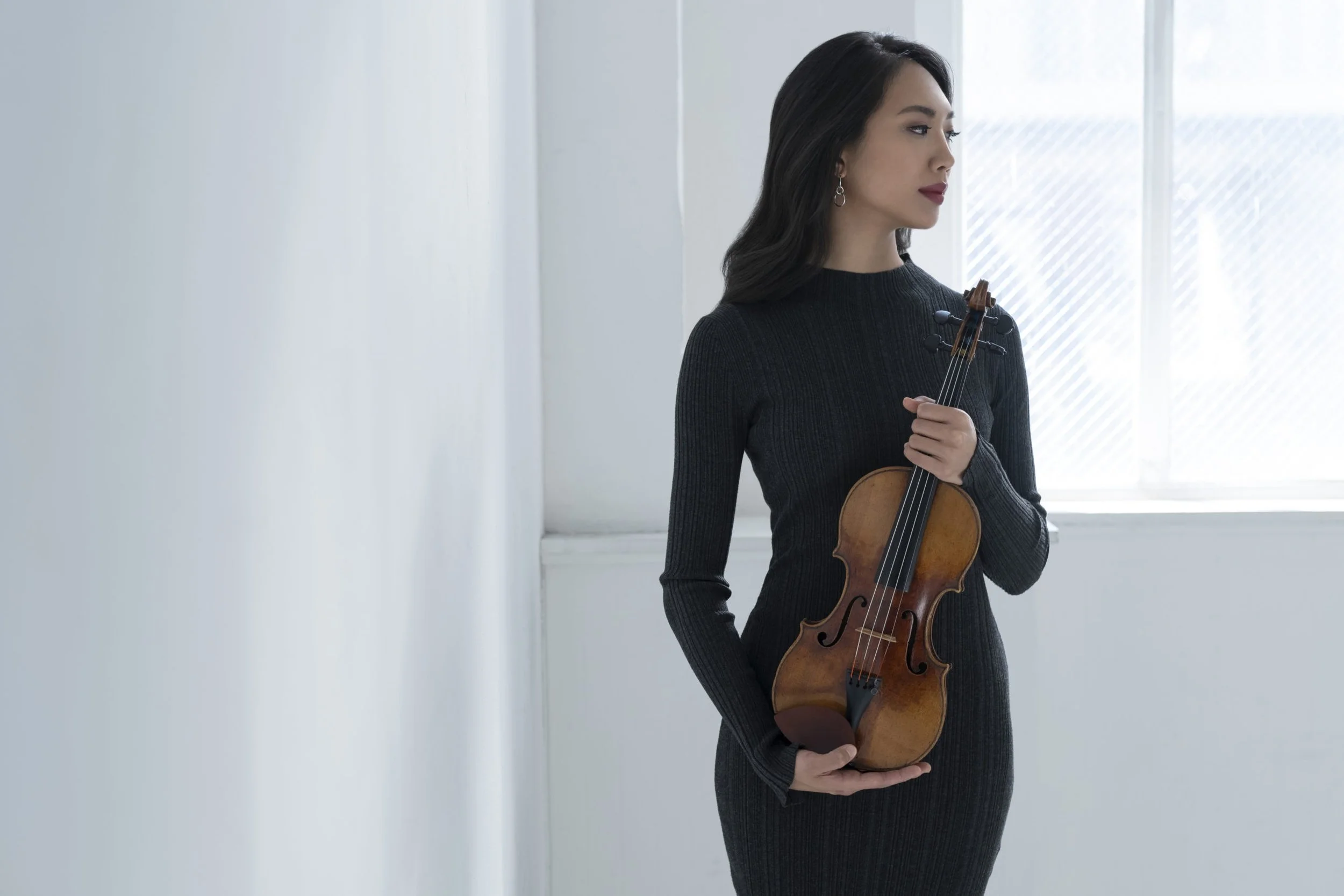 Nancy Zhou: Violin Virtuoso Merging Chinese Folk Heritage and